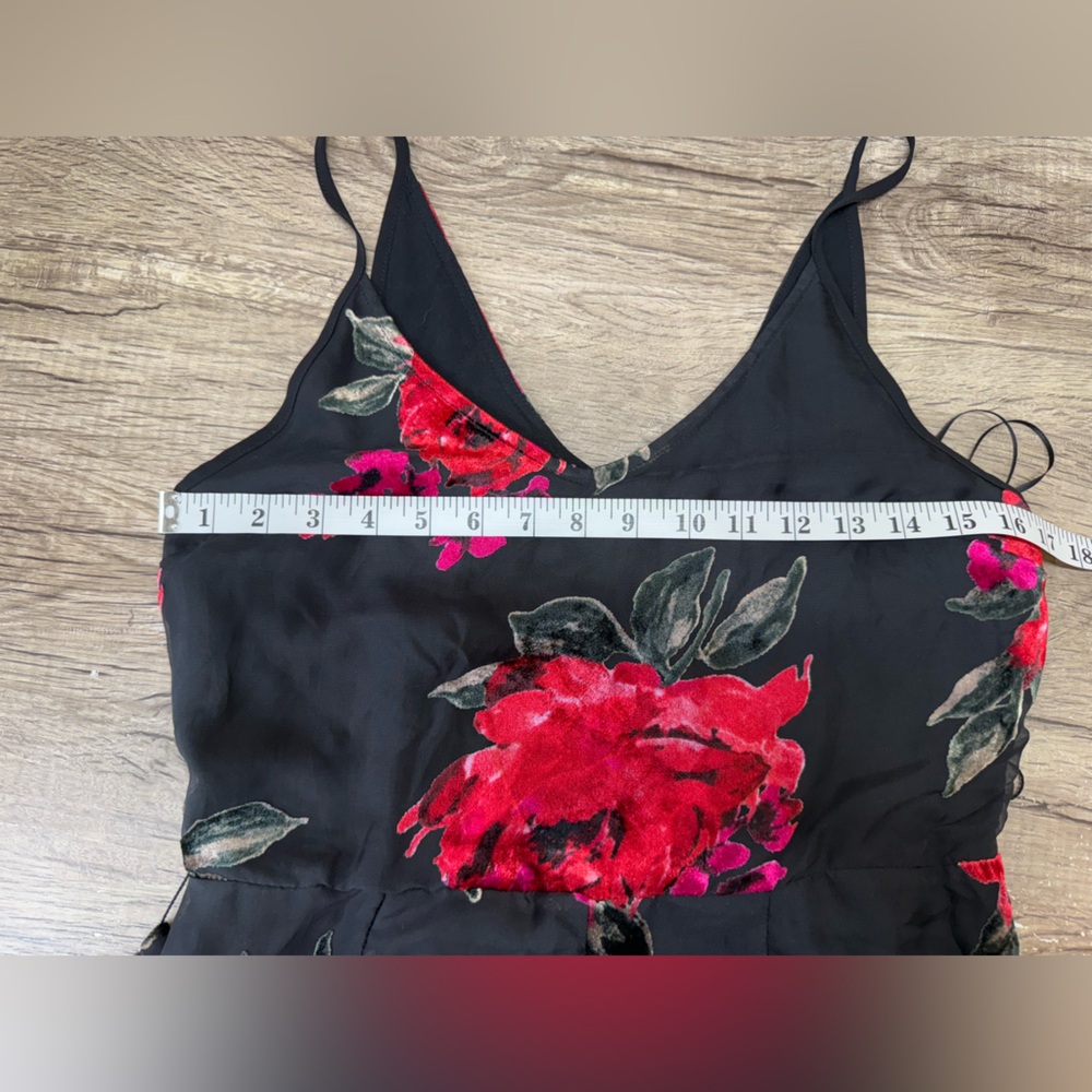 Anthropologie Ettwa Burnout Velvet Jumpsuit Black Red Floral Wide Leg small‎ - Picture 7 of 13